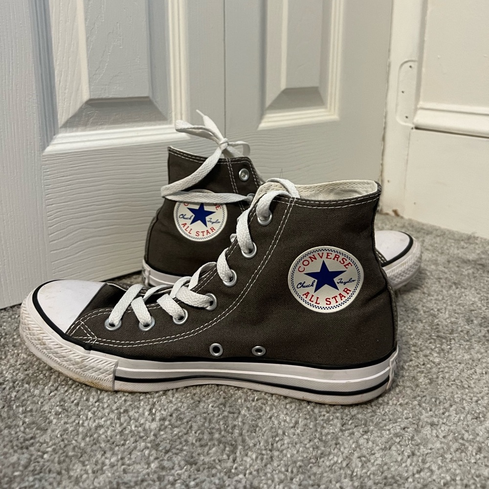 Freedom Trail Boston gray converse